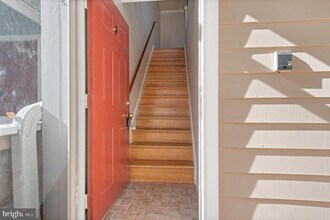 5705 Chapman Mill Dr in North Bethesda, MD - Building Photo - Building Photo