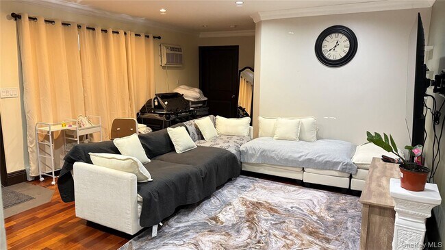 190-18 Woodhull Ave in Queens, NY - Building Photo - Building Photo