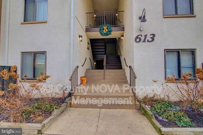 property at 613 Center St