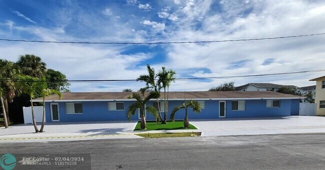 70 NW 13th Ave, Unit 1 in Dania Beach, FL - Building Photo - Building Photo