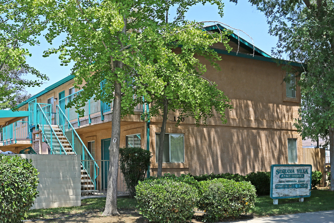 Sequoia Villa Apartments in Porterville, CA - Foto de edificio