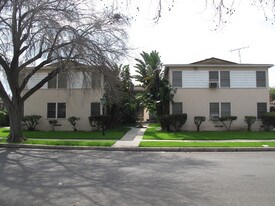 11510 Cumpston St in North Hollywood, CA - Building Photo