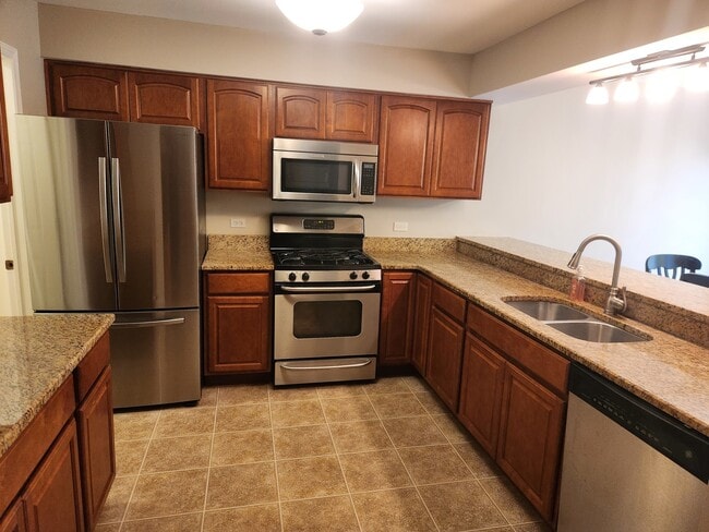 2752 Granite Ct in Crystal Lake, IL - Building Photo - Building Photo