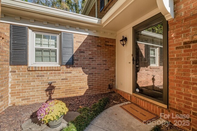 9005 Nolley Ct in Charlotte, NC - Building Photo - Building Photo