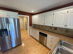 2660 S Laurel Ave in Springfield, MO - Building Photo - Building Photo