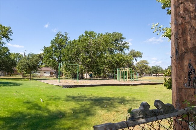 property at 106 Mimosa St