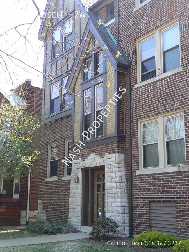 property at 4464 Russell Ave