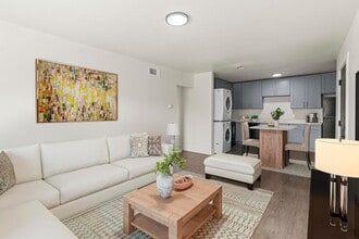Greenway Trail Apartments in St. Louis, MO - Foto de edificio - Building Photo