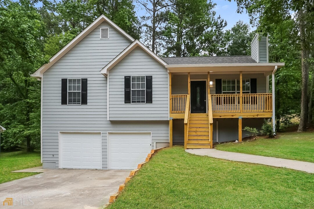 7789 Mountain Creek Way in Douglasville, GA - Building Photo