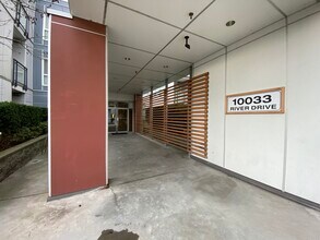 10033 River Dr in Richmond, BC - Building Photo - Building Photo