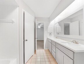 23227 Timberbrook Dr in Spring, TX - Building Photo - Building Photo