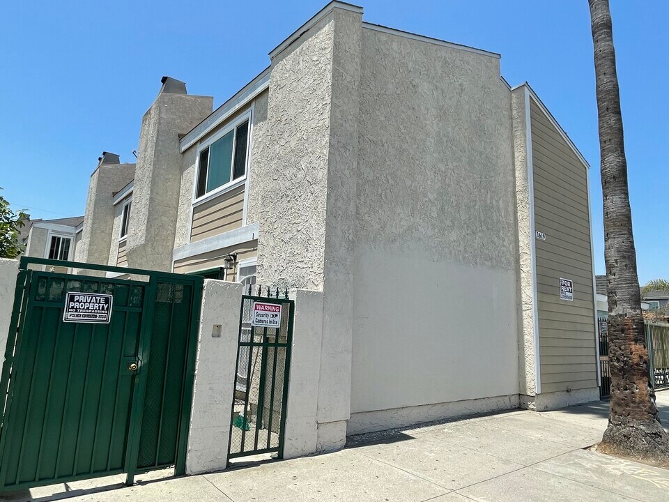 1619 N Avalon Blvd in Wilmington, CA - Building Photo