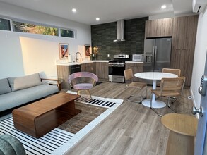 3525 Berry Dr, Unit Views Galore and More in Studio City, CA - Building Photo - Building Photo
