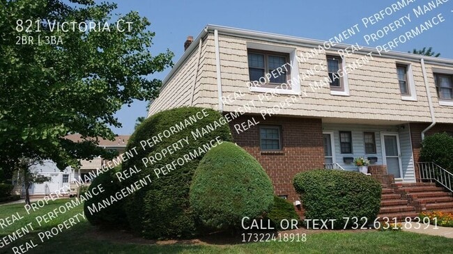821 Victoria Ct in Hillsborough, NJ - Building Photo - Building Photo