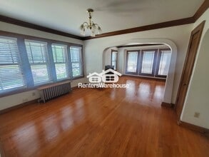502 W Oakland Ave in Port Washington, WI - Building Photo - Building Photo