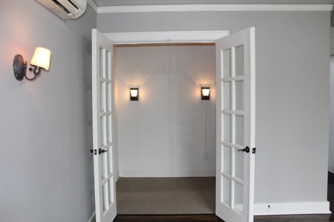 property at 1235 E Elm St