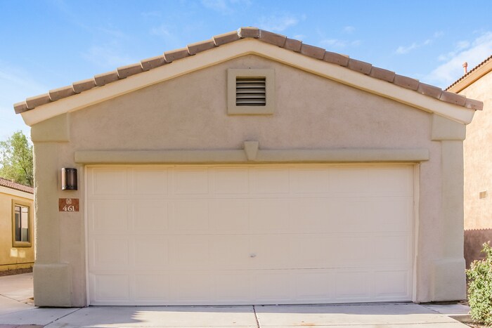 461 East Placita Rejilla in Sahuarita, AZ - Building Photo
