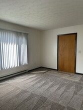 920 1st Ave SE in Minot, ND - Building Photo - Building Photo