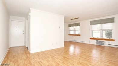 100 Pierson Miller Dr in Pompton Lakes, NJ - Building Photo - Building Photo
