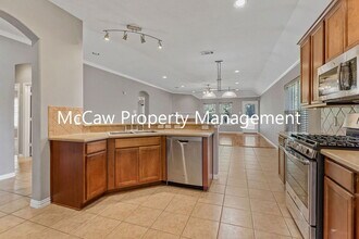 604 Creekside Dr in Little Elm, TX - Building Photo - Building Photo