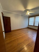 358 E 70th St, Unit 1W in Chicago, IL - Foto de edificio - Building Photo