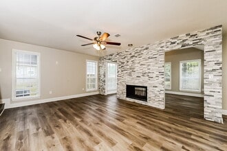 7971 Clearview Cir in Riverdale, GA - Building Photo - Building Photo