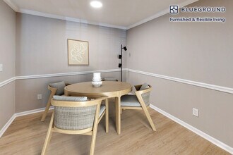 100 Court N Dr in Melville, NY - Building Photo - Building Photo