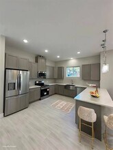 301 Knights Row in Cottonwood Shores, TX - Building Photo - Building Photo