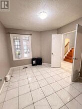 64 Woodside Ct in Brampton, ON - Building Photo - Building Photo