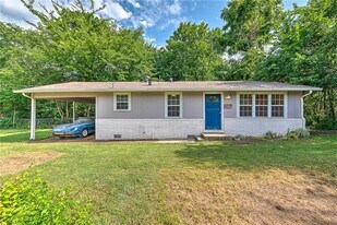1204 W Carter St in Fayetteville, AR - Building Photo
