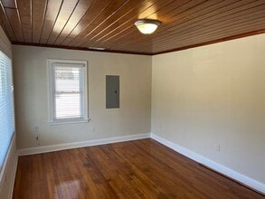 2514 Rolfe St in Hendersonville, NC - Building Photo - Building Photo