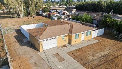 9219 Colorado Ave, Unit 407 in Riverside, CA - Foto de edificio - Building Photo