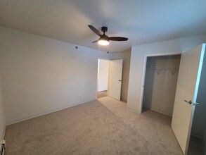 211 1st Ave NW, Unit 4 in Hankinson, ND - Foto de edificio - Building Photo