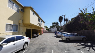 Barrington Palms Apartment in Los Angeles, CA - Building Photo - Other