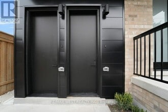 661 Winona Dr in Toronto, ON - Building Photo - Building Photo