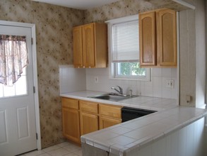 14 Tansboro Rd in Berlin, NJ - Building Photo - Interior Photo