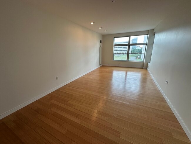 599 Albany St, Unit 2 in Boston, MA - Building Photo - Building Photo