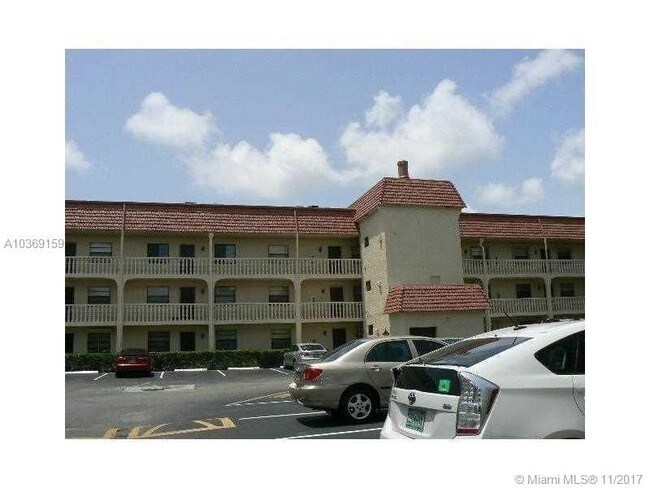 126 S Cypress Rd in Pompano Beach, FL - Building Photo - Building Photo