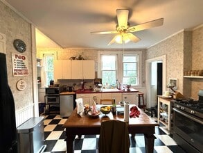13 Standish St, Unit 2 in Cambridge, MA - Building Photo - Building Photo