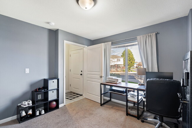 895 SW 170th Ave in Beaverton, OR - Building Photo - Building Photo