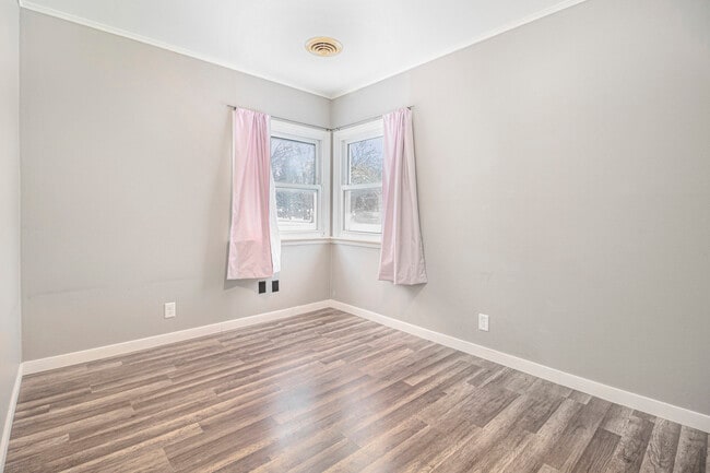 13185 E Old US Hwy 12 in Chelsea, MI - Building Photo - Building Photo