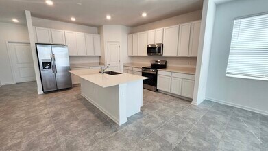 1430 Brentwood Dr in Kissimmee, FL - Foto de edificio - Building Photo