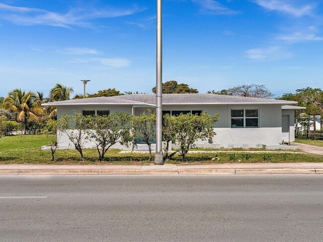 54 SW 16th St in Dania Beach, FL - Building Photo - Building Photo