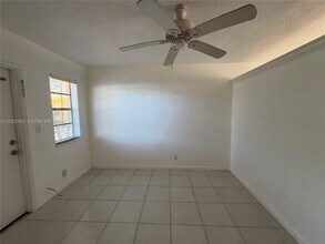 4051 N Diexe Hwy in Oakland Park, FL - Building Photo - Building Photo