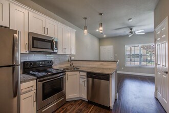 13Underwood Apartments in Denton, TX - Building Photo - Building Photo