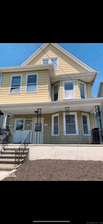 83 Thomas St in West Haven, CT - Building Photo