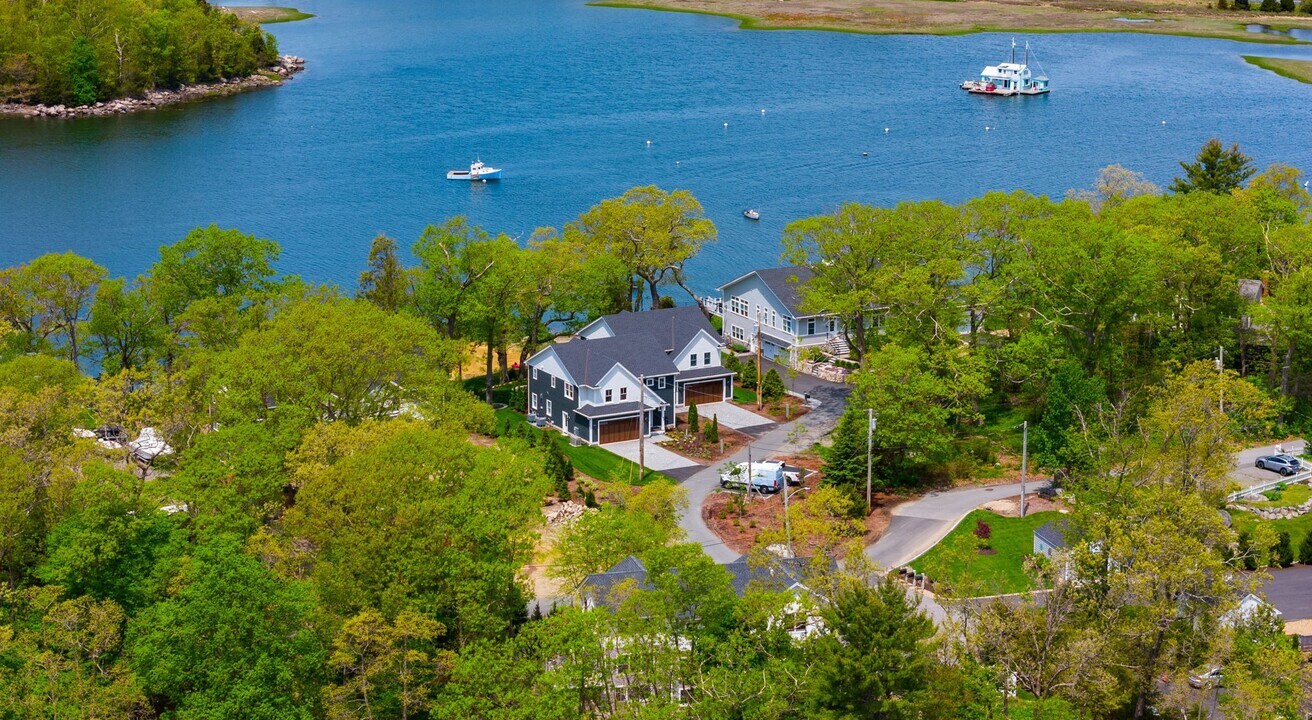 Luxury Waterfront Townhouse in Gloucester, MA - Building Photo