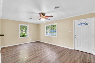 1008 E Delaware Ave in Urbana, IL - Building Photo - Building Photo