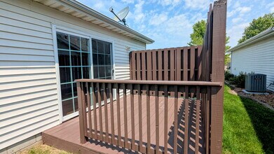 1643 Chestnut Dr in Crown Point, IN - Foto de edificio - Building Photo