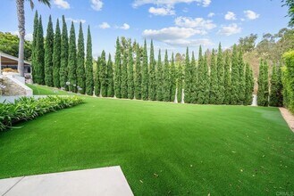 7713 Esterel Dr in San Diego, CA - Foto de edificio - Building Photo